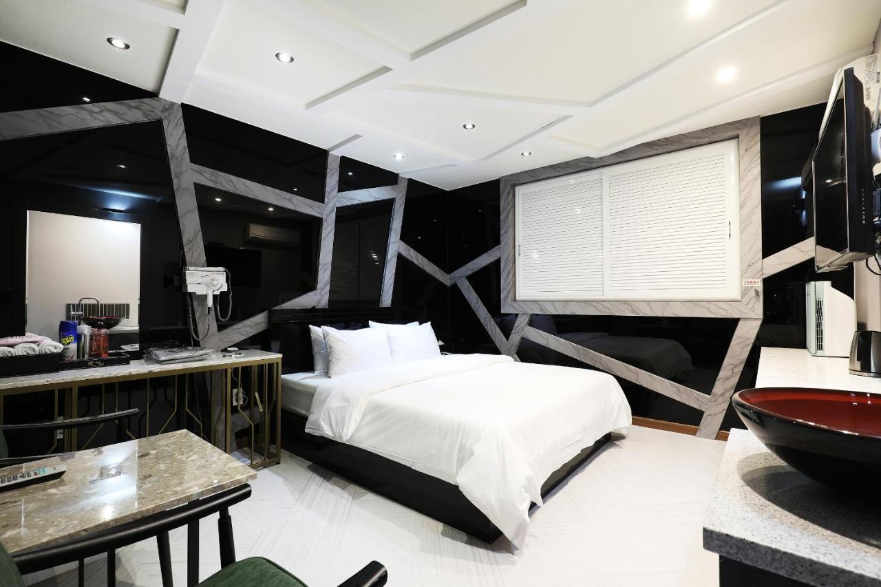 Bellino Hotel Пуан Экстерьер фото